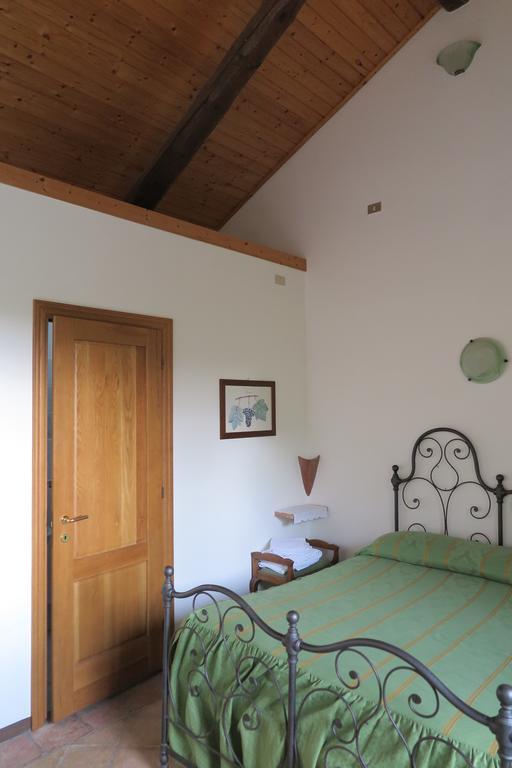 Agriturismo Rupestr กาเนลลี ห้อง รูปภาพ